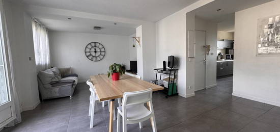 Appartement  à vendre, 3 pièces, 2 chambres, 71 m²