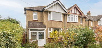 3 bed semi-detached house for sale