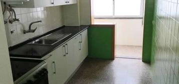 Apartamento T1 para arrendamento - Linda-a-Velha