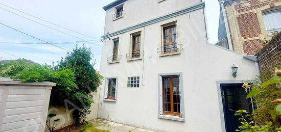 Maison 2 étages  à vendre, 4 pièces, 2 chambres, 75 m²