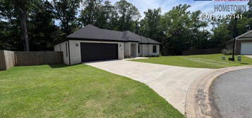 25 Emma Dr, Alexander, AR 72002