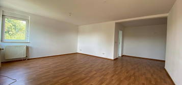 3 Zi. Wohnung mit Balkon, Gäste-WC, Fahrstuhl u. PKW-Stellplatz