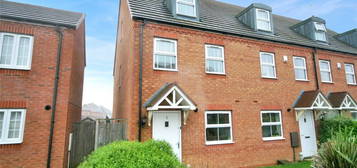 End terrace house to rent in Tulip Drive, Evesham, Worcestershire WR11