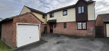 3 bed detached house for sale