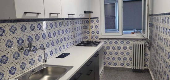 Închiriez apartament doua camere Giulesti