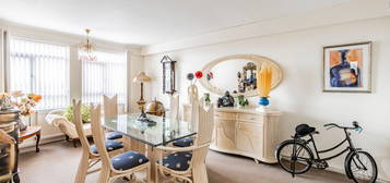 3 bed flat for sale