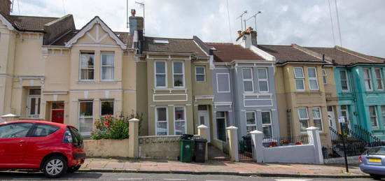 6 bedroom terraced house