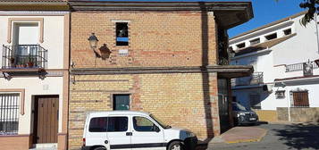 Casa en calle Isaac Albéniz en Sanlúcar la Mayor