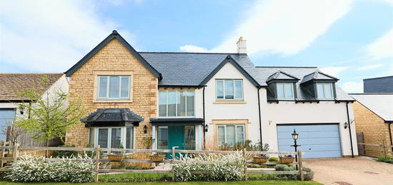 5 bed detached house for sale