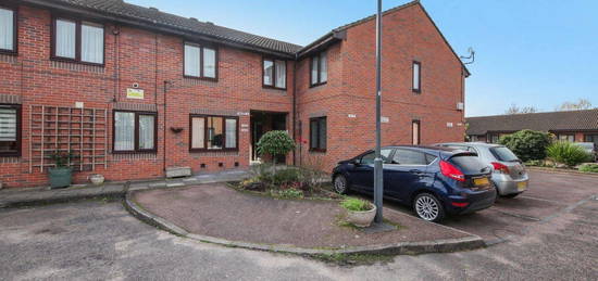 Flat for sale in Betjeman Close, Pinner HA5