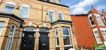 6 bedroom terraced house