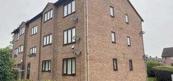 Flat to rent in Coventry Close, Tewkesbury GL20