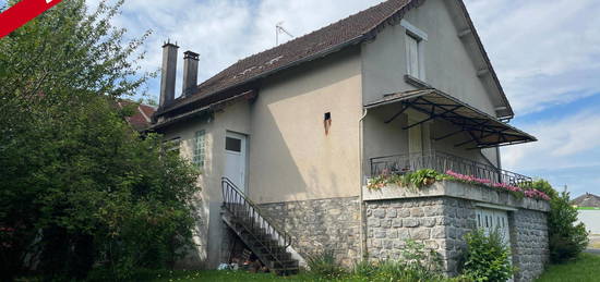 Maison en pierre à rénover 4 chambres - Hangar - dépendance - 2 puits