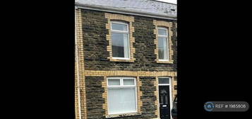 3 bedroom terraced house