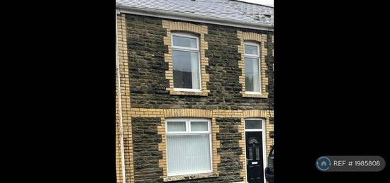 3 bedroom terraced house