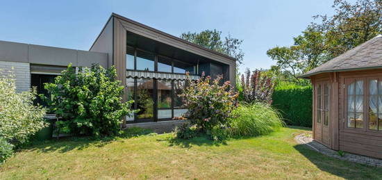 Modernisierungsbedürftiger Bungalow im Herzen von Königsbrunn