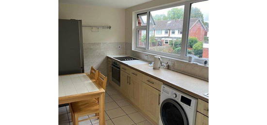 3 bed semi-detached house to rent