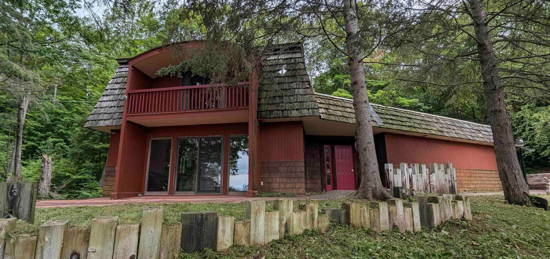 135 N  6th St, Bayfield, WI 54814