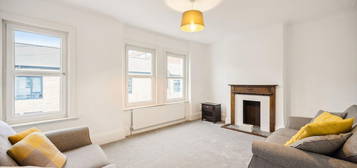 3 bed flat to rent