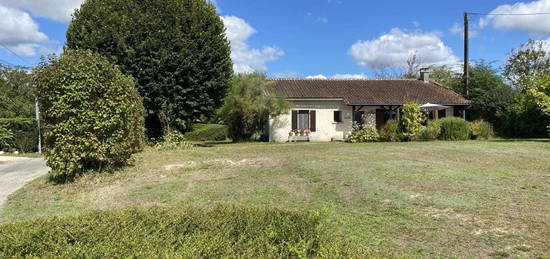 Maison de 3 chambres avec piscine dans un hameau calme