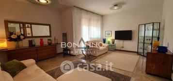 Casa bi/trifamiliare in Via Roma