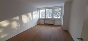 *** Gepflegte 3-Zimmer-Wohnung mit Balkon und EBK in Duisdorf ***