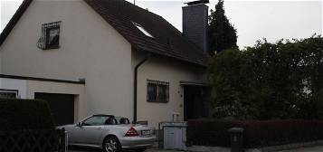 Preiswertes 4-Raum-Einfamilienhaus mit EBK in Koblenz - Arenberg