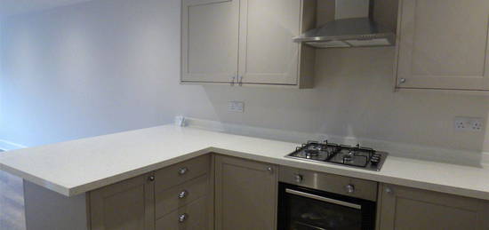 Flat to rent in Loddon Vale Centre, Woodley, Reading, Berkshire RG5