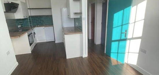 2 bedroom flat