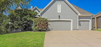 13008 W  126th Ter, Overland Park, KS 66213