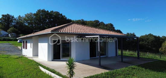 À vendre : Maison contemporaine de plain pied au cœur de la nature basque