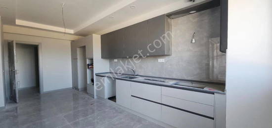 AKMAK SATILIK 150 M2 3+1 E.BANYO. HAVUZ.OTOPARK SIFIR DARE