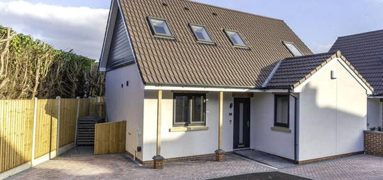 2 bedroom detached house for sale