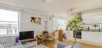 Flat for sale in Fulham Road, London SW6