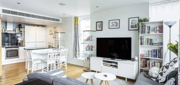 Flat to rent in Adriatic Apartments, Royal Victoria Dock E16