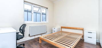 Room to rent in Wise Road, London E15