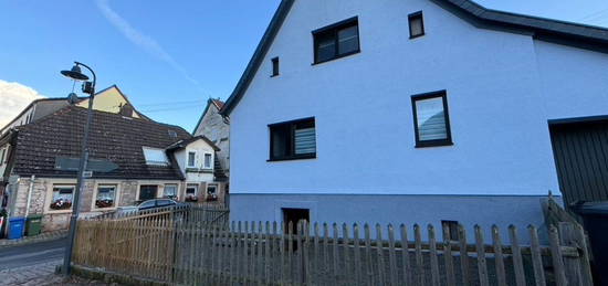 Zentrales und ruhiges Haus (4 ZKB) in Lambrecht