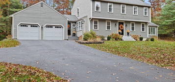 26 Wellington Dr, Pembroke, MA 02359