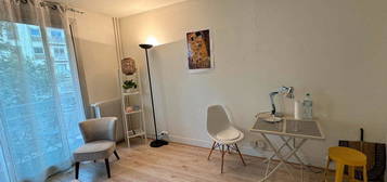 Vends studio avec grand balcon Paris 11 e