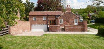 3 bed detached house to rent