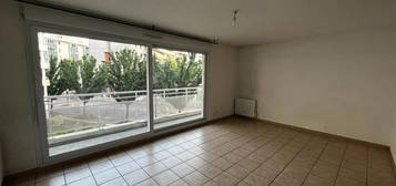 Annemasse, (74100) à vendre appartement T2,  belle terrasse Sud-Est, 2 places de parking couvertes, 1 grande cave