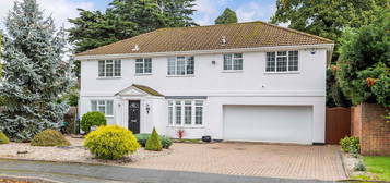 6 bed detached house for sale