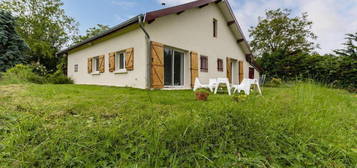 Maison de campagne avec une vue dégagée