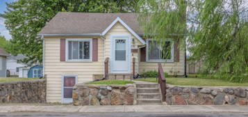 1328 M Ave, New Castle, IN 47362