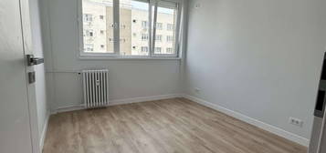 Romancierilor Apartament 4 camere Metrou 1 Minut Renovat