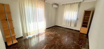 Piso en venta en avenida Dolores, 3