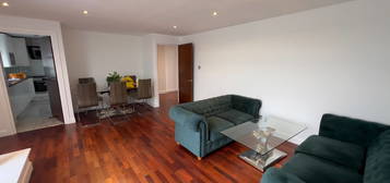 3 bed flat to rent