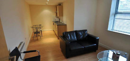 Flat to rent in Ivegate, 32 Sunbridge Road, Bradford BD1