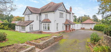 8 bed detached house for sale