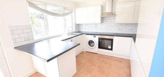 3 bedroom semi-detached house to rent